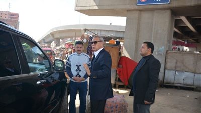محافظ القليوبية يقود حملة لإزالة الإشغالات والباعة الجائلين ببنها