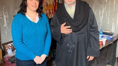 بالصور.. سيلفيا نبيل تزور منطقة زرايب 15 مايو وتعد بإيصال صوتهم للمسئولين