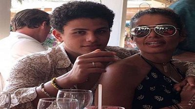 عبد الله عمرو دياب يشعل السوشيال ميديا في أحدث ظهور