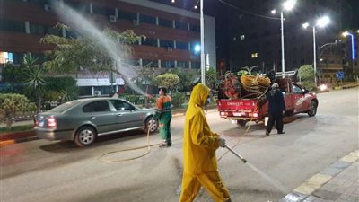 حملة لتطهير شوارع مدينة بنها لمواجهة كورونا