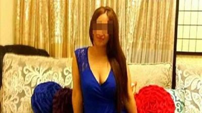 فتاة أردنية ترقص وسط الشارع وتخالف حظر تجوال كورونا.. فيديو
