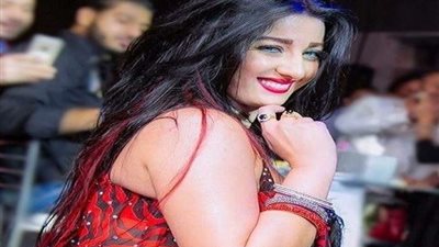 شاهد.. صافيناز تغضب جمهورها مجددًا بفيديو مثير من تحت الماء