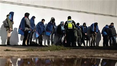 الحكومة البريطانية تزيد من معاناة اللاجئين العرب بترحيلهم.. لماذا اختارت رواندا ؟