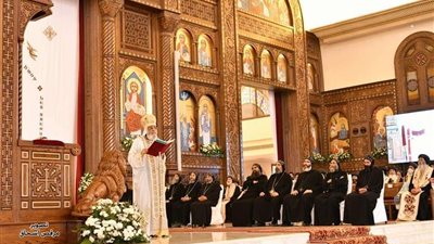 محافظ أسوان يهنئ نيافة الأنبا بيشوى بعد سيامته أسقفاً لأسوان