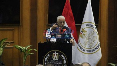 وزير التعليم يُصدر بيان هام بشأن جداول امتحانات الثانوية العامة والإعدادية