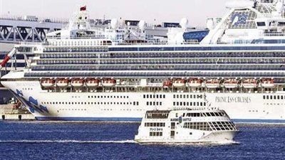 على متنها ٦٥ إصابة بفيروس كورونا.. عبور سفينة إيطالية من قناة السويس