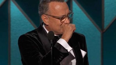 بعد أسبوعين من إصابته بكورونا.. توم هانكس يكشف عن تطور حالته الصحية