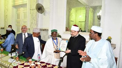 تكريم أئمة وواعظات دولة بوركينا فاسو بالمجلس الأعلى للشئون الإسلامية