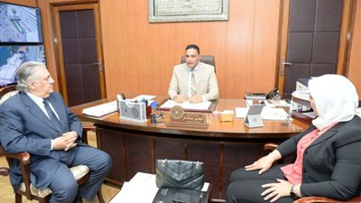 محافظ الدقهلية يلتقي مسئول التطعيم بوزارة الصحة للإعداد لتنفيذ