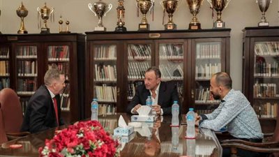 رئيس وفاق سطيف في زيارة إلى النادي الأهلي اليوم