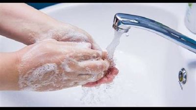 الماء الدافئ والصابون.. السر الخفي للتخلص من فيروس كورونا