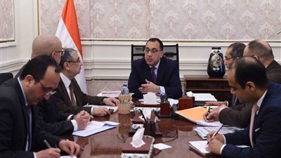 12 قرار عاجل من الحكومة بسبب كورونا.. تعرف عليهم