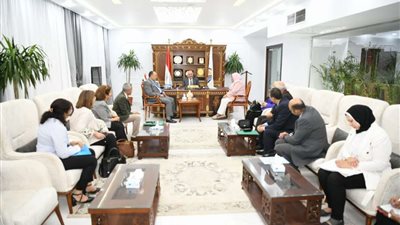 محافظ قنا يعقد اجتماع تنسيقى لإطلاق مبادرة 