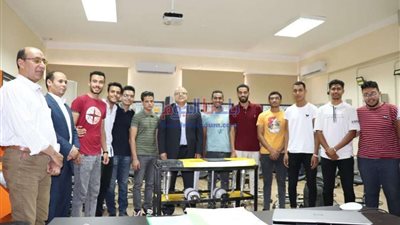 رئيس جامعة الدلتا التكنولوجية يشهد مشاريع الطلاب التطبيقية لبعض المقررات الدراسية