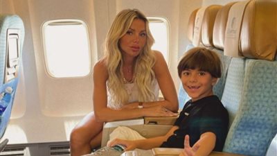 شاهد.. رزان مغربي برفقة نجلها من داخل الطائرة عبر انستجرام