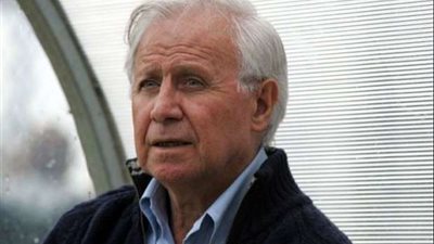 وفاة نجم الكرة الفرنسية ميشيل هيدالجو