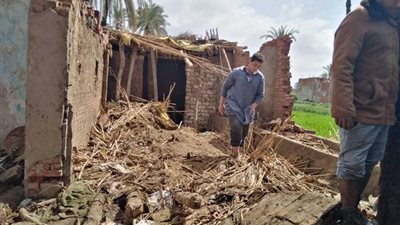 مصرع وإصابة 5 أشخاص تحت أنقاض منزل بالمنوفية