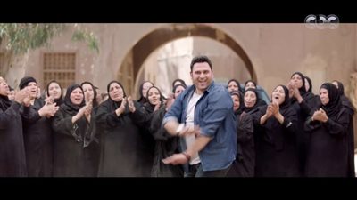 شاهد.. أول فيديو لأكرم حسني على 