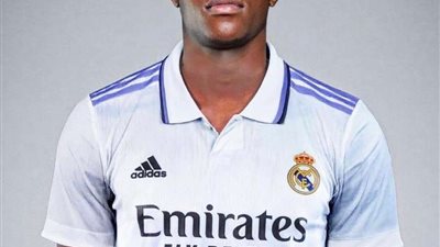 رسمياَ .. تشواميني لاعبًا لريال مدريد حتى عام 2028