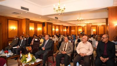 برعاية منظمة الأمم المتحدة للتنمية الصناعية .. محافظ قنا يشارك  في فاعليات ورشة عمل تثمين فرص الأعمال الخضراء