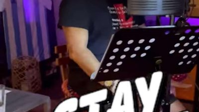 أكرم حسني يستعد لأغنيته الجديدة من داخل الاستوديو