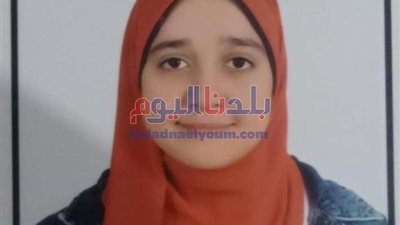 والد الأولى على الاعداداية بالمنوفية يسجد لله شكرا على التفوق