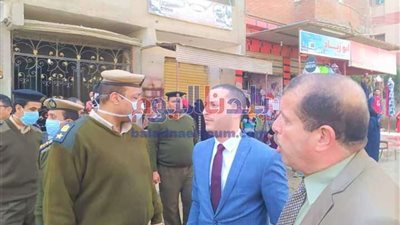 نائب محافظة كفر الشيخ يتابع غلق الأسواق واستمرار التطهير والتعقيم