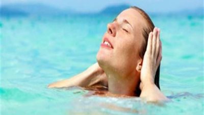 علاج ضربة الشمس في الرأس .. وضع كمادات ثلجية أبرزها