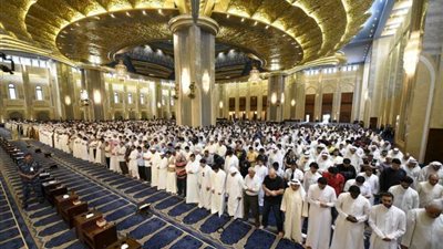 لم تمنع الصلاة في المساجد.. هكذا تعاملت إندونيسيا مع كورونا (فيديو)