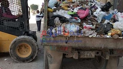 بالصور.. رفع 125 طن قمامة ومخلفات صلبة في مدينة جرجا بسوهاج