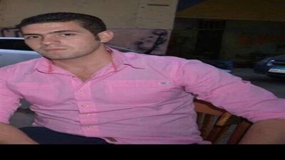 شاهد.. لفتة إنسانية من مباحث الزاوية الحمراء مع سيدة مريضة