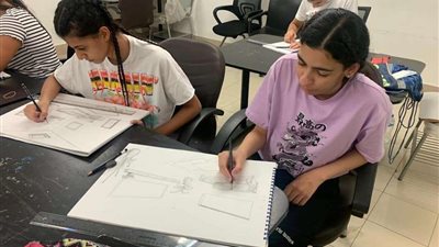 كلية الفنون الجميلة جامعة حلوان تنظم دورات تنمية المواهب 