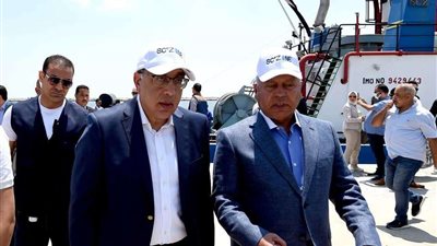 مصطفي مدبولي: القيادة السياسية تولى اهتماما بالغا بتوطين وتطوير صناعة السيارات