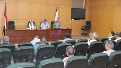 لقاء تعريفي وورشة عمل لشرح مزايا وإجراءات القانون 152 في بني سويف