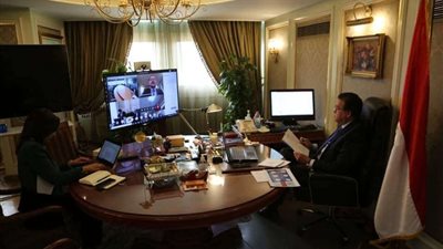 وزير التعليم العالي يشارك في حوار افتراضي لبحث أزمة فيروس كورونا
