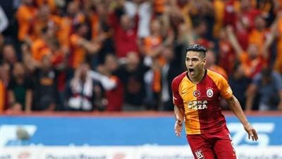 راداميل فالكاو يقترب من الهلال السعودي