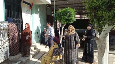 توافد أصحاب المعاشات بالدقهلية على مراكز الشباب لبدء صرف معاشات شهر أبريل