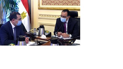 رئيس الوزراء يلتقي وزير البترول لمتابعة مشروعات البترول وتوفير الإحتياجات البترولية