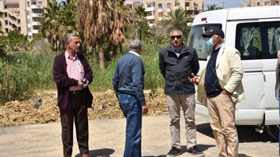 نائب رئيس هيئة المجتمعات العمرانية يتفقد مشروعات التجمع الثالث