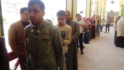 توزيع 44 ألف شريحة تابلت لطلاب الصف الأول الثانوي بالدقهلية