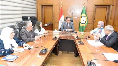 محافظ الدقهلية يعقد اجتماعاً بممثلي شركات صيانة المصاعد لبحث آلية التعاقد لصيانة مصاعد مستشفيات الصحة