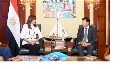 تعاون مشترك بين وزاري الشباب والهجرة لتنفيذ مبادرة 