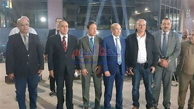 تقديرا لدور القوات المسلحة والأطباء في مواجهة كورونا.. مؤسسة الأهرام تضيء مبناها