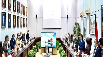 وزير السياحة يعقد اجتماعين لمتابعة خدمات الزائرين بالمتحف المصري الكبير