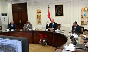 وزير الإسكان يتابع الموقف التنفيذي لمشروع الحدائق المركزية 