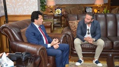 حازم إمام يشارك التهامي سهرة الإنشاد الديني على مسرح الشباب والرياضة