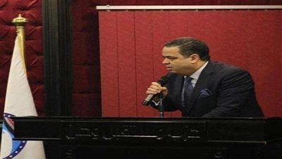 عصام هلال يعلنها: هناك نظريتان لمواجهة كورونا 