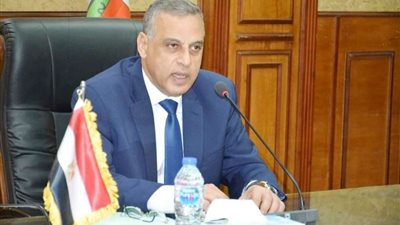 محافظ سوهاج: تأجيل سداد أقساط المستفيدين من صندوق التنمية المحلية 3 أشهر