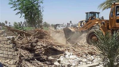 رئيس مدينة أشمون يقود حملة لإزالة حالات تعدي رصدتها وحدة المتغيرات المكانية