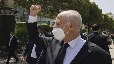 قيس سعيد يشارك بموكب الاحتفال بالذكرى الـ66 لتأسيس الجيش